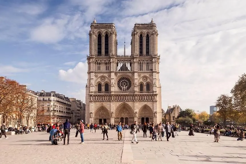 Appartement Convivial Et Chaleureux Pres De Notre-Dame Paris 0*,  France